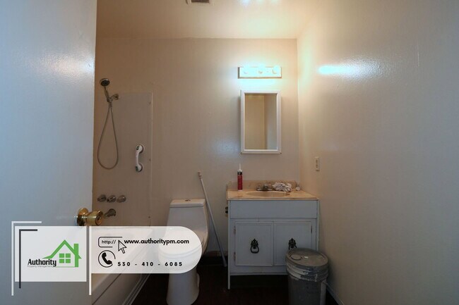 Building Photo - 1378 Aspen Dr