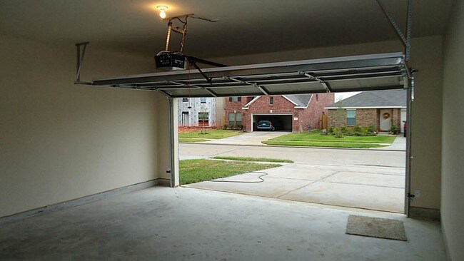 Building Photo - 22423 Albee Dr