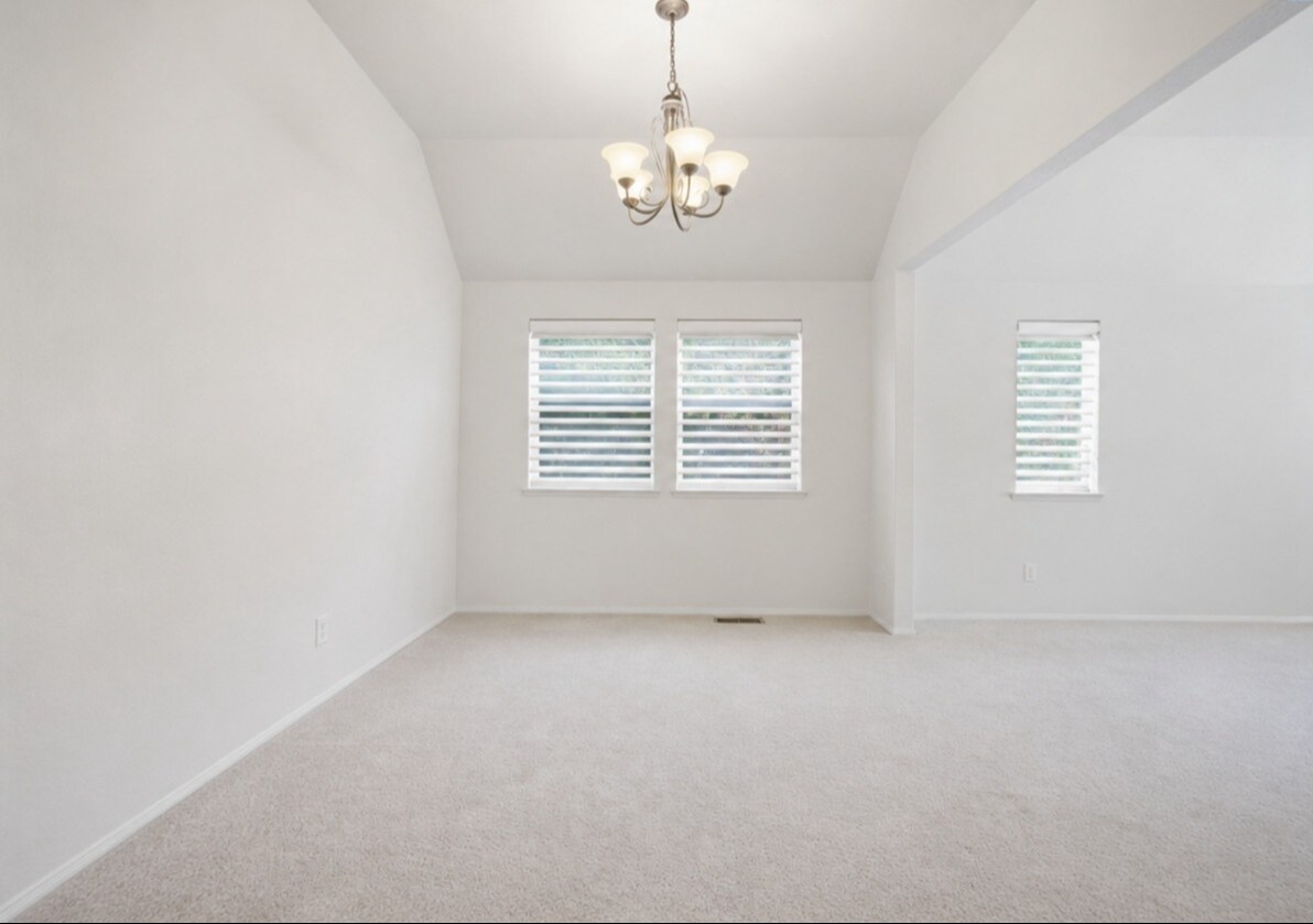 Building Photo - 3204 S Johnson Pl