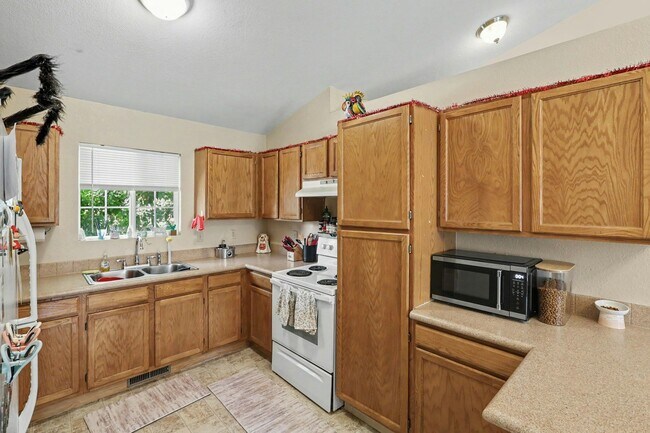 Building Photo - 4787 Sunvalley Dr