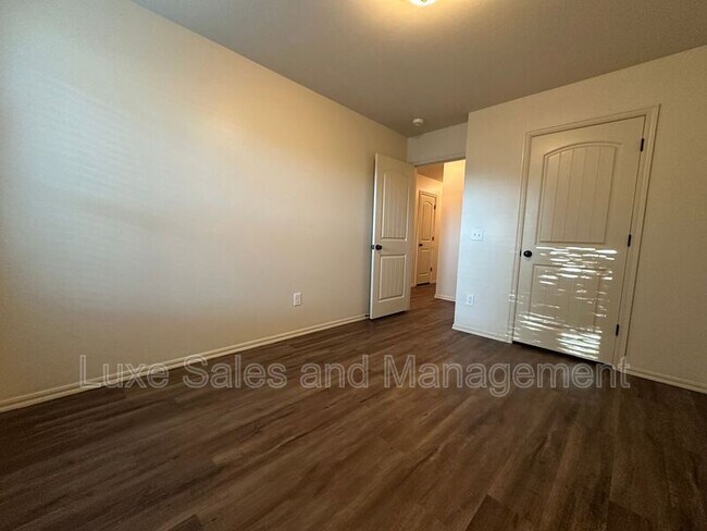 Building Photo - 412 Chalk Hill Ct