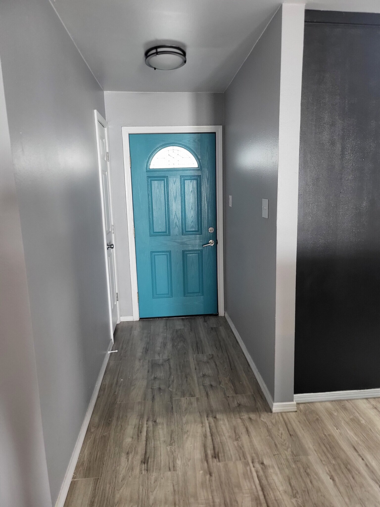 Building Photo - 2401 S Jackson Rd