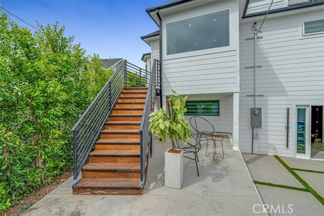 Building Photo - 430 W Kenneth Rd