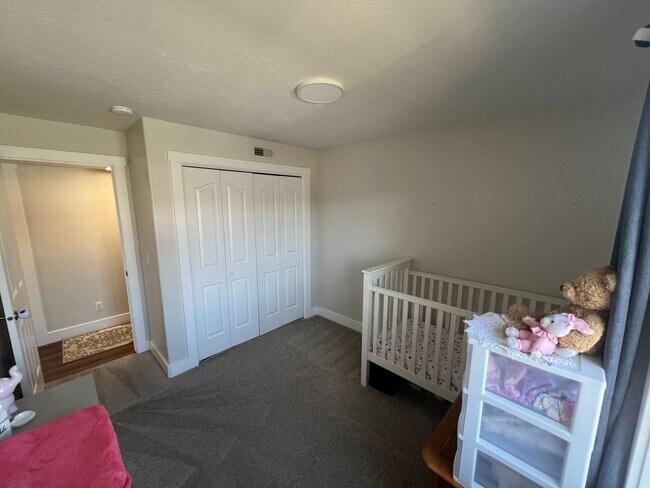 Building Photo - Orem 3 bedroom condo
