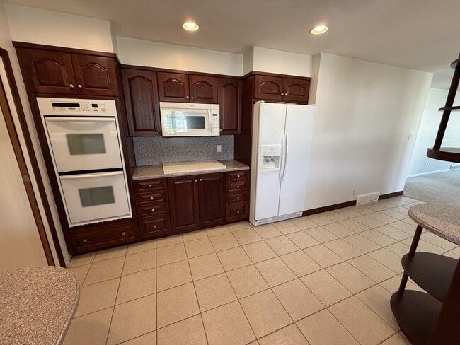 Building Photo - 3201 7th Ave S