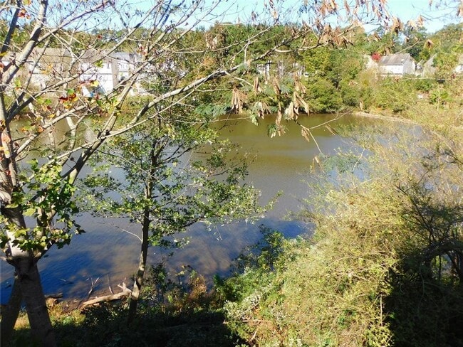 Building Photo - 566 Pond Lillies Rd SE