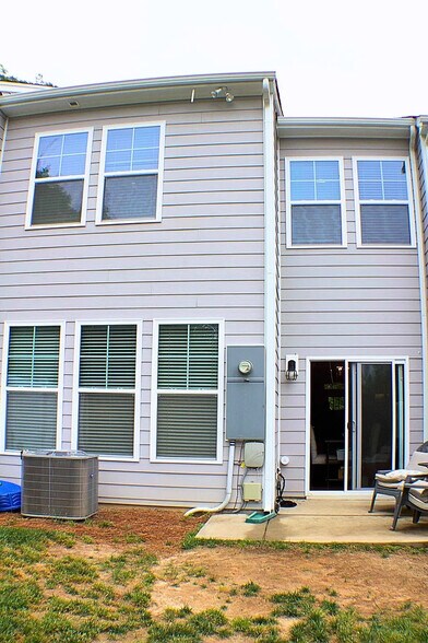 Building Photo - Room in Townhome on Chicory Trce