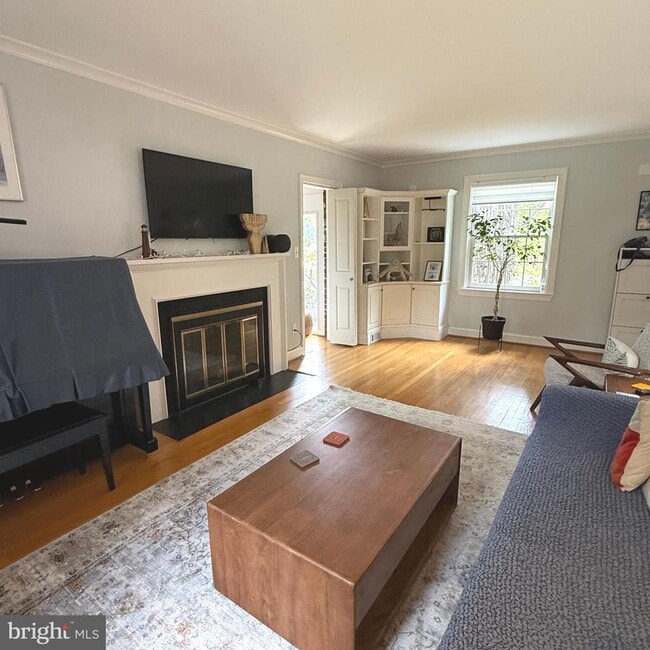 Building Photo - 3121 Quebec Pl NW