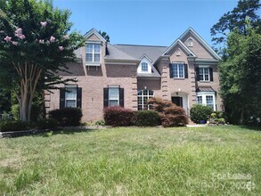 Building Photo - 9009 Hammersley Dr