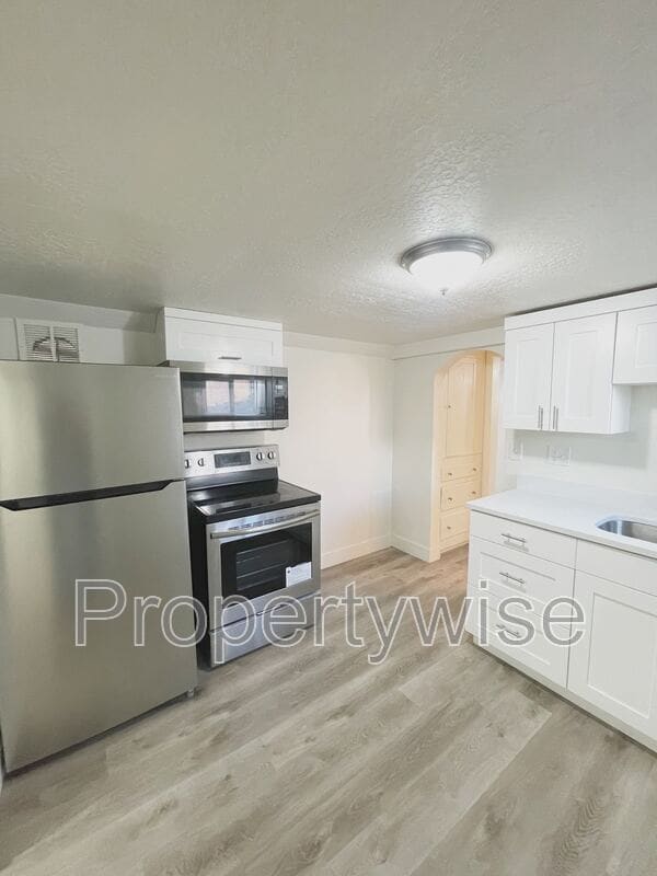 Primary Photo - 763 E Scott Ave