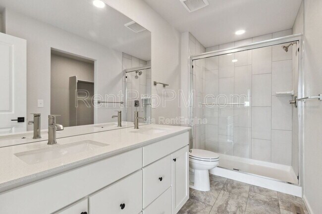 Building Photo - 6126 Saddle Horn Dr