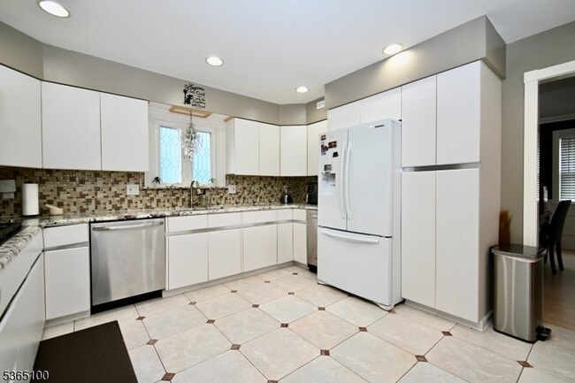 Building Photo - 6 Wakeman St