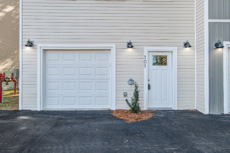 Building Photo - 2161 W Jimtown Dr