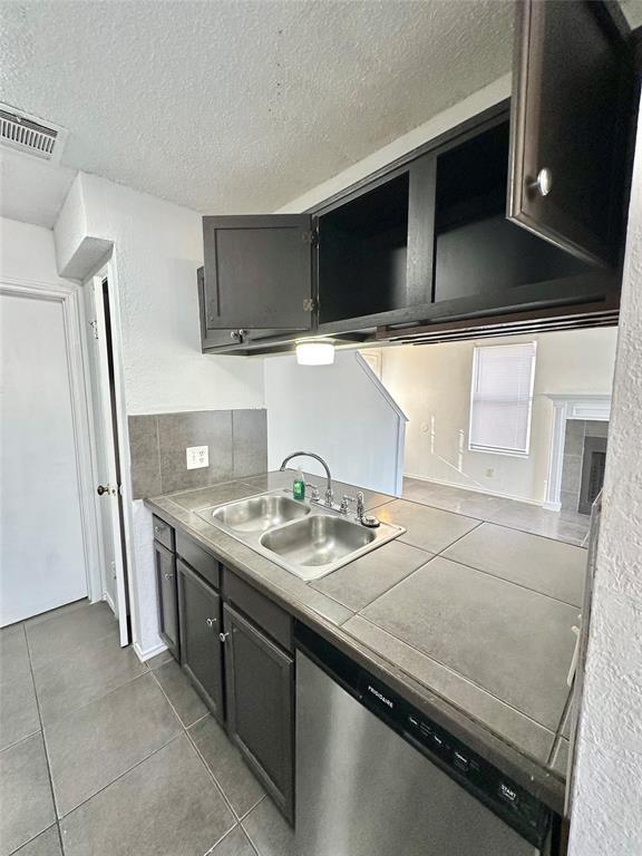 Building Photo - 9103 Japonica Ct