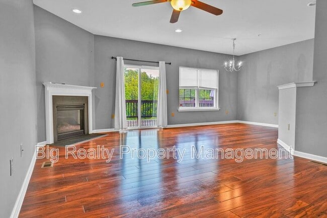 Building Photo - 2024 Morgan Hill Dr