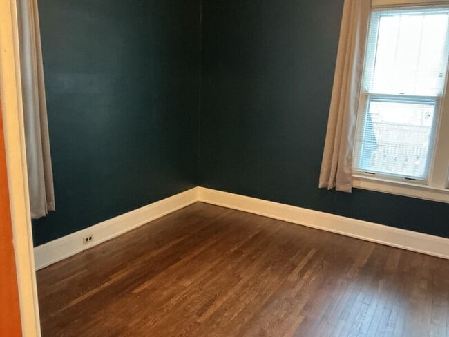 Building Photo - 1914 Hopkins Ave