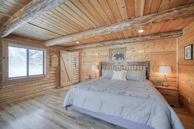 Building Photo - 5406 Henrys Lake Rd