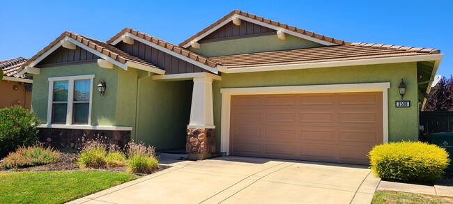 Building Photo - Gorgeous Single-Story Single-Family Home i...