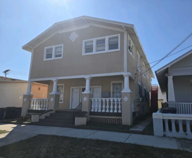 Building Photo - 2904 W Chestnut St