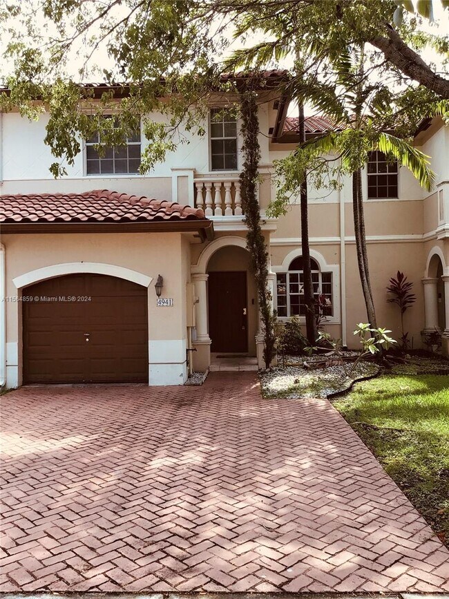 Building Photo - 4941 SW 135th Way