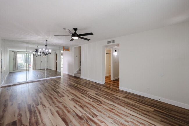Building Photo - 238 W Maya Dr