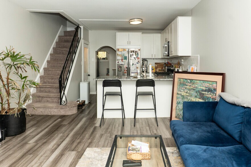 Building Photo - 1230 Mercy St