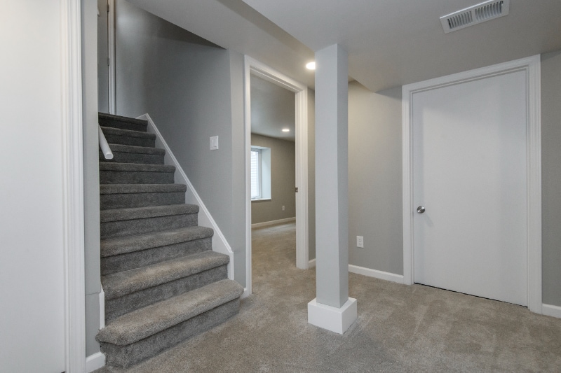 Building Photo - 424 S 66th St