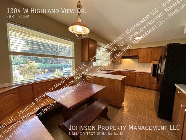 Building Photo - 1304 W Highland View Dr