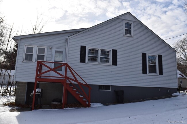 Building Photo - 69 Melrose Ave