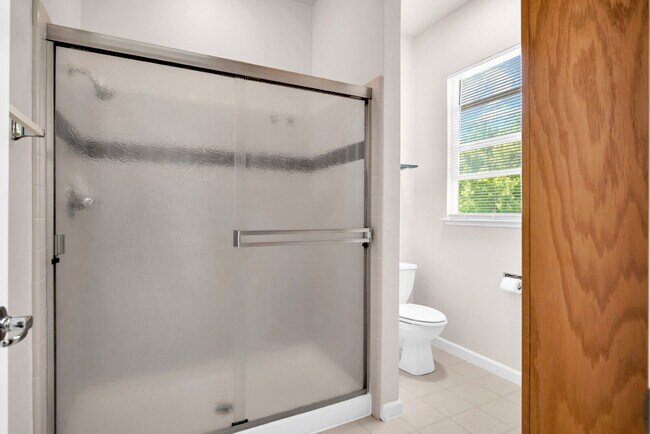 Building Photo - Move-In Ready 4-Bed, 3-Bath Gem in a Covet...