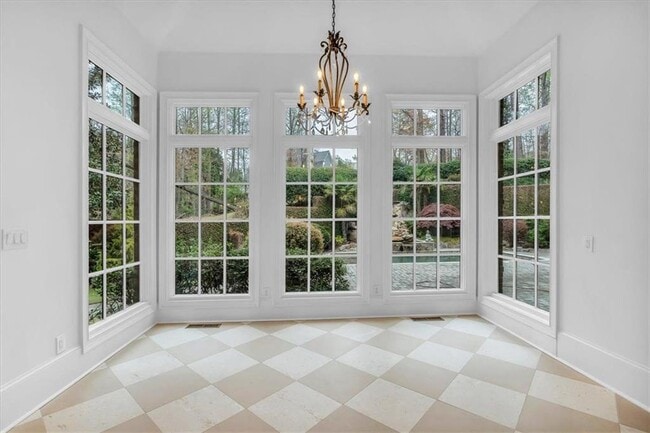 Building Photo - 115 Mount Paran Ridge