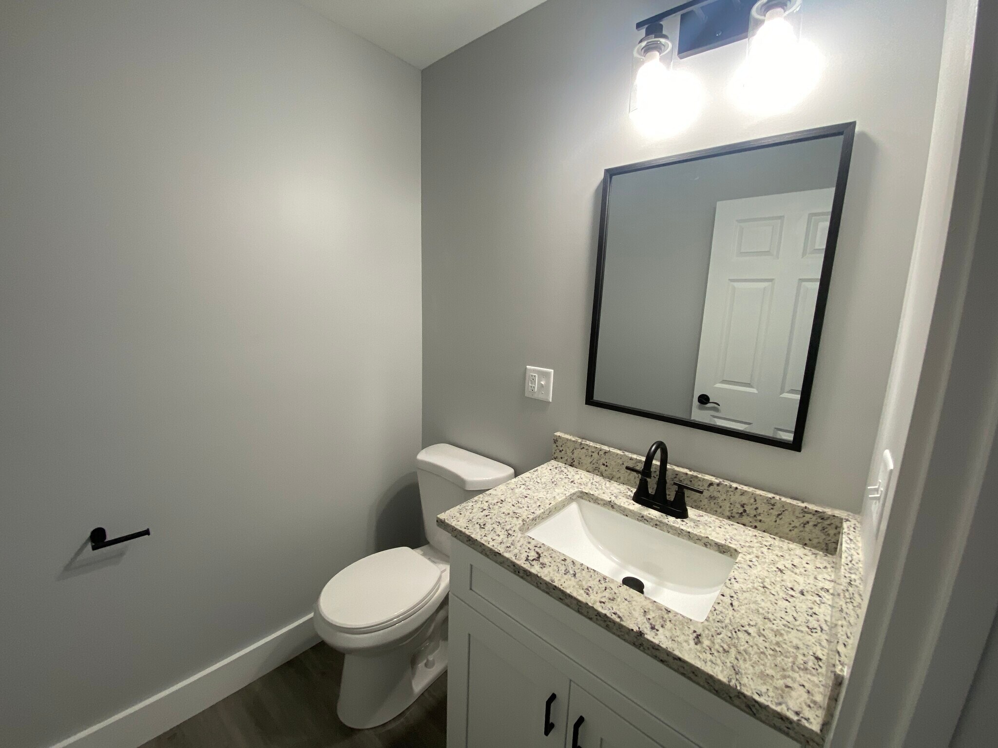 Building Photo - 32 Main St