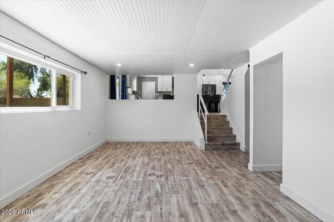 Building Photo - 1041 E Kristal Way