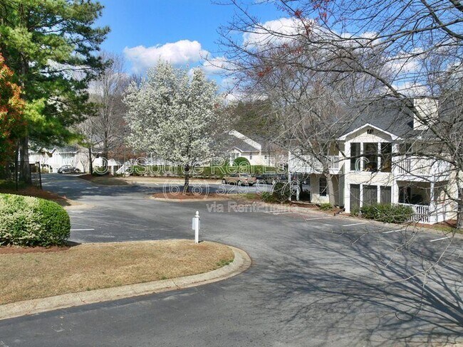 Building Photo - 1305 Augusta Dr