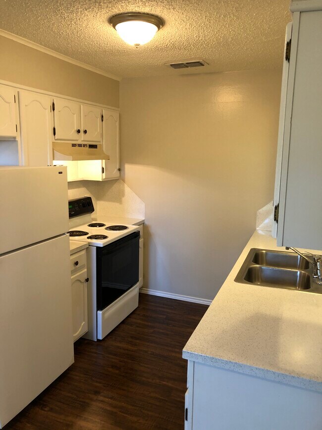 Building Photo - 13403 Rhudy Dr