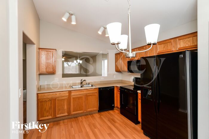 Building Photo - 2854 S Abbey