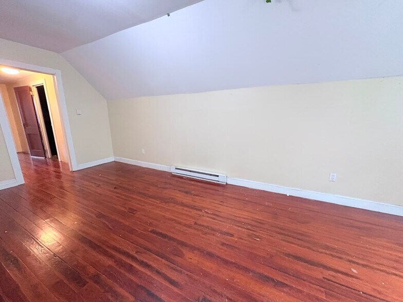Building Photo - 750 Legion Ave
