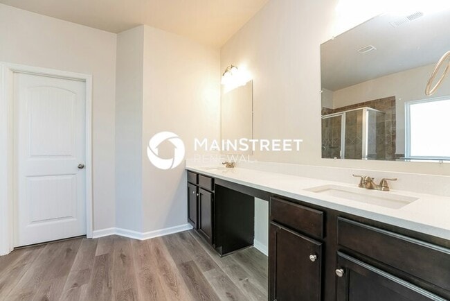 Building Photo - 4 Bedroom Pet-Friendly Home in Union City, GA with Main Street Renewal