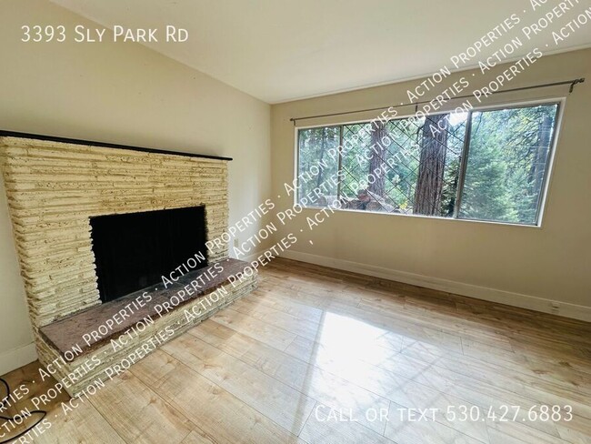 Building Photo - Charming 3 Bedroom 2 Bath - Move in Specia...