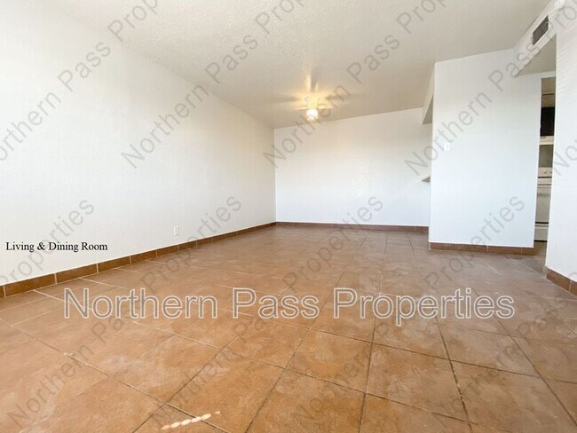 Building Photo - 4700 Maxwell Ave