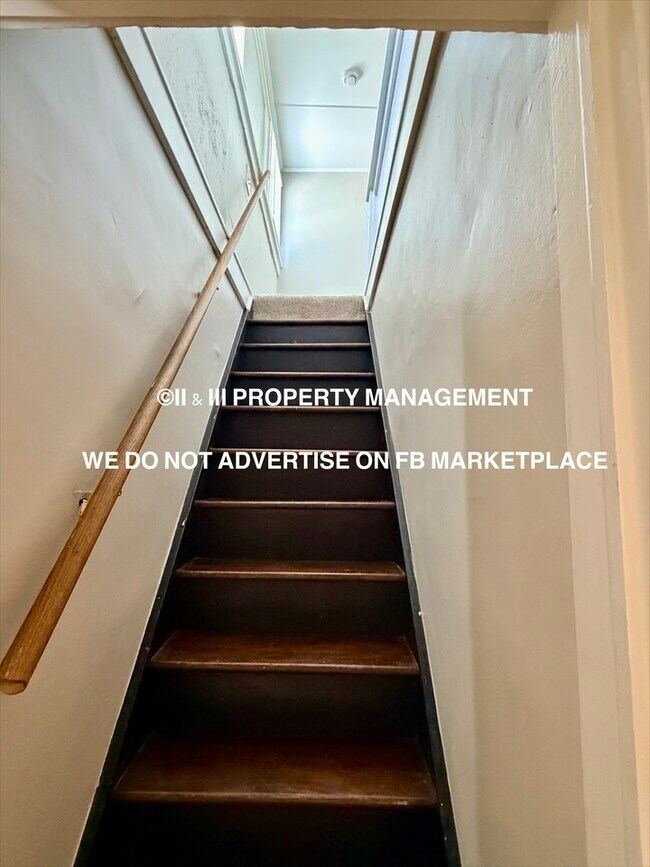 Building Photo - 3032 Elmwood Ave