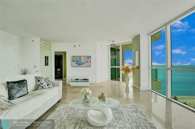 Building Photo - 101 S Fort Lauderdale Beach Blvd