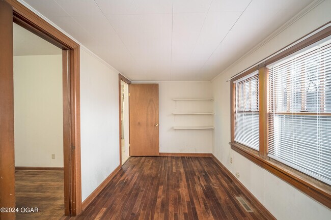 Building Photo - 421 S Patterson Ave