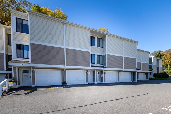 Building Photo - 20 Lawson Ln