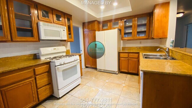 Building Photo - 4 bedroom Home w/ Bonus Room. Includes Access to Sunnymead Ranch!