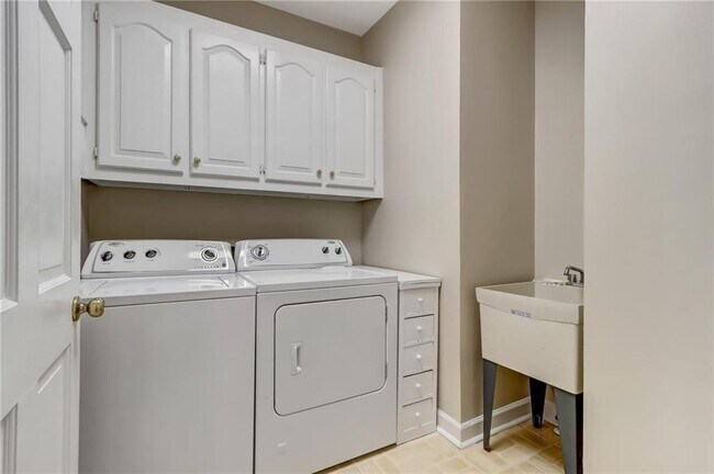 Building Photo - 344 Lost Creek Dr NW