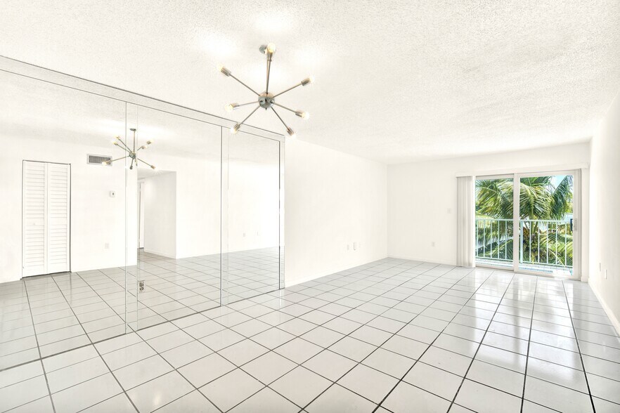 Building Photo - 1428 Euclid Ave