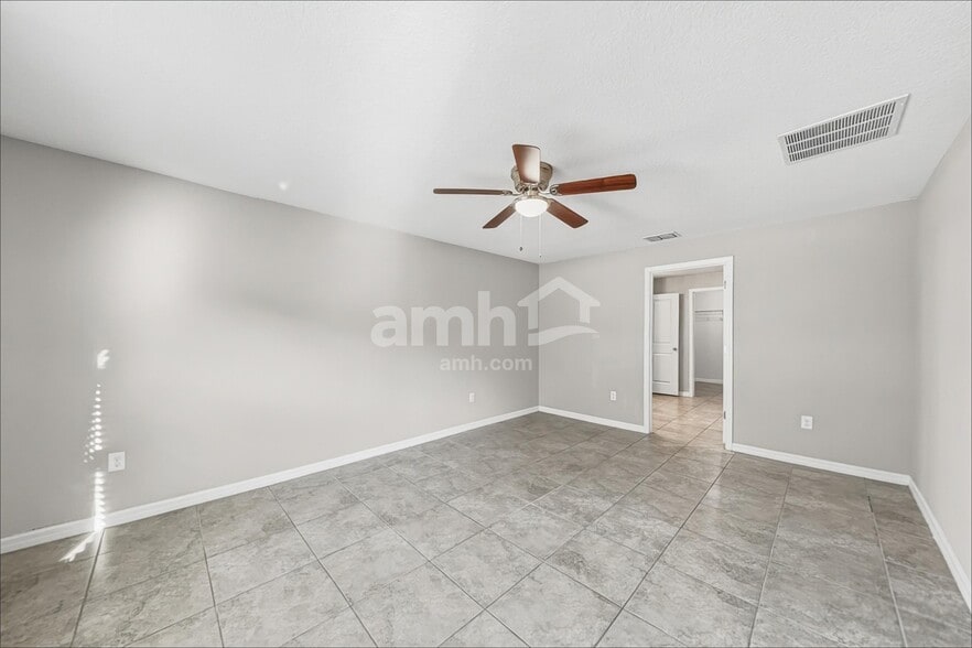 Building Photo - 10132 Carloway Hills Dr