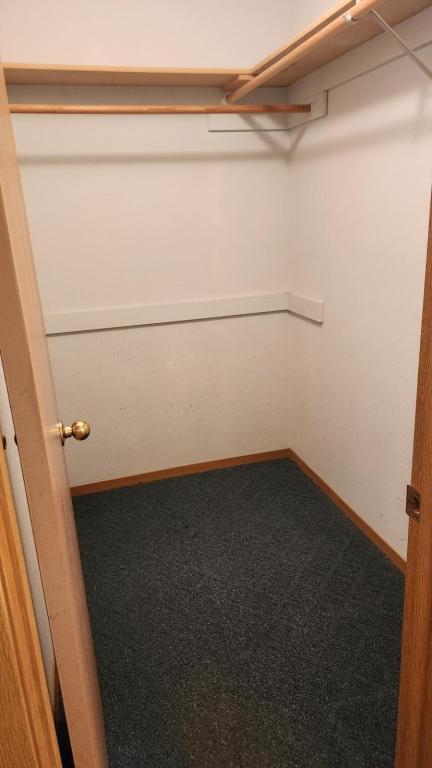 Building Photo - 530 N Orchard Ave