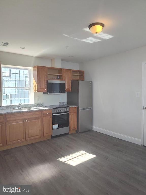 Building Photo - 4230 6th St SE